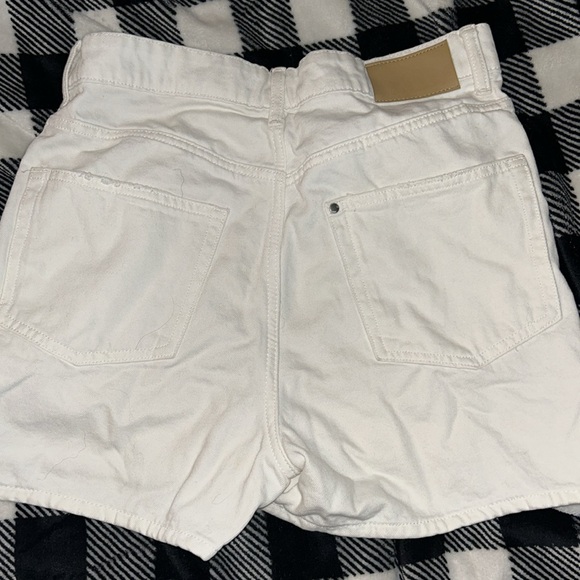 shorts blanches H&M, size US 4, portées 1 fois - Picture 2 of 4